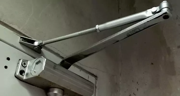 Door Closer Parallel Arm Installation in Clermont, FL