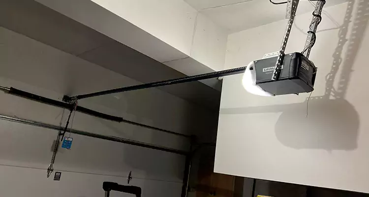 Linear Garage Door Opener Repair in Clermont, FL