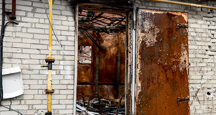 Metal Door Rust Repair in Clermont, FL