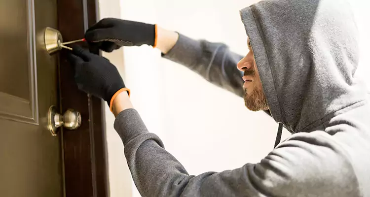 Emergency Motel Lock Repairs—Available 24/7 in Clermont, FL