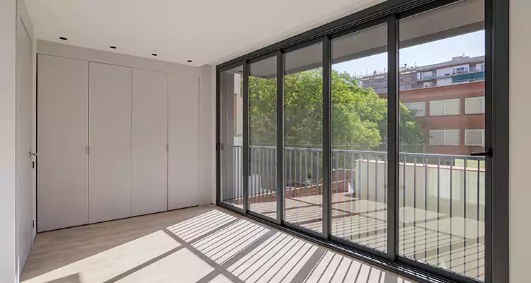 Fix Sliding Screen Door Track in Clermont, FL